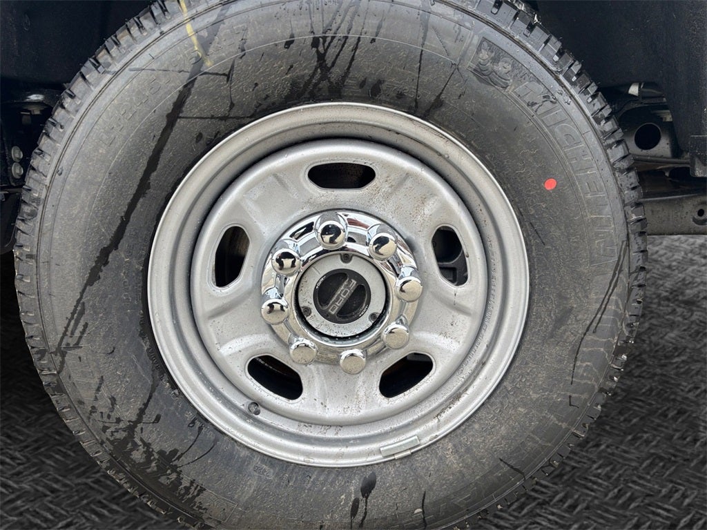 2026 Ford F-250SD XL 4x4 / 6.8L V8 / 8' Bed