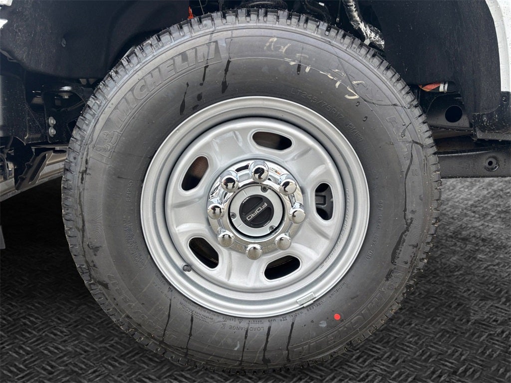 2026 Ford F-250SD XL 4x4 / 6.8L V8 / 8' Bed