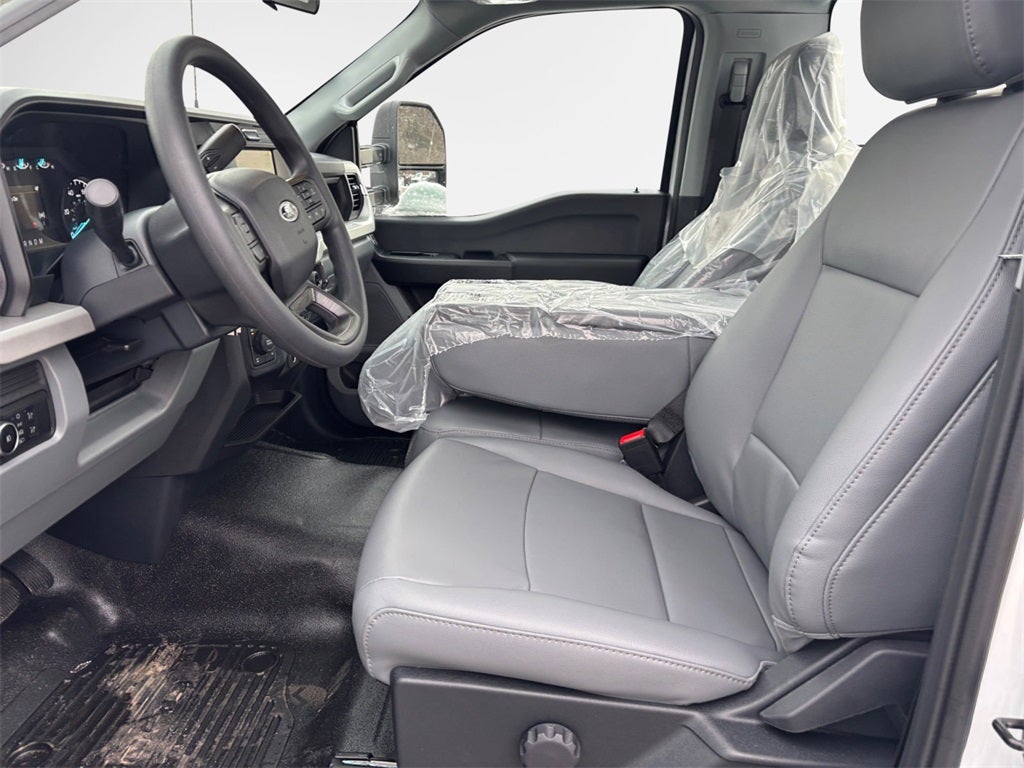 2026 Ford F-250SD XL 4x4 / 6.8L V8 / 8' Bed