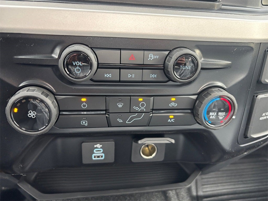 2026 Ford F-250SD XL 4x4 / 6.8L V8 / 8' Bed