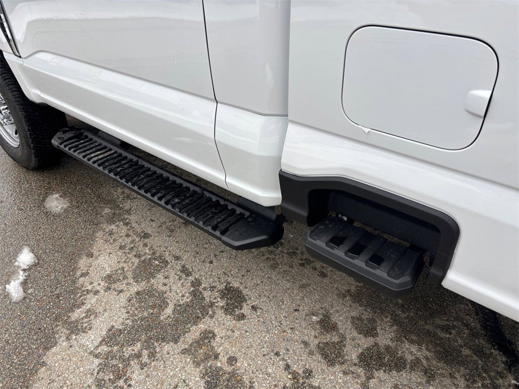 2026 Ford F-250SD XL 4x4 / 6.8L V8 / 8' Bed