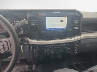 2026 Ford F-350SD XL 4x4 / 6.8L V8 / 8' Bed