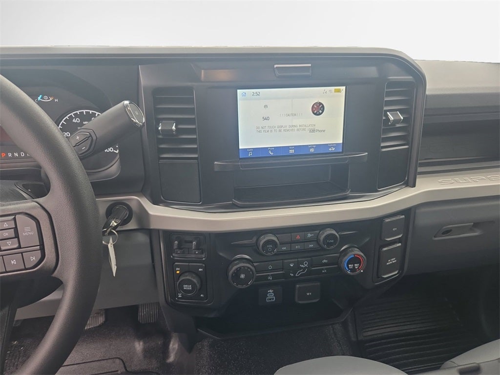 2026 Ford F-350SD XL 4x4 / 6.8L V8 / 8' Bed