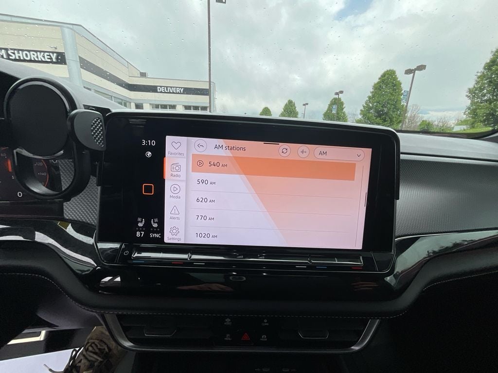 2025 Volkswagen Atlas Cross Sport 2.0T SEL R-Line Black
