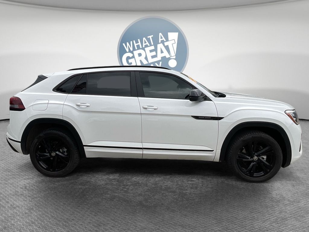 2025 Volkswagen Atlas Cross Sport 2.0T SEL R-Line Black
