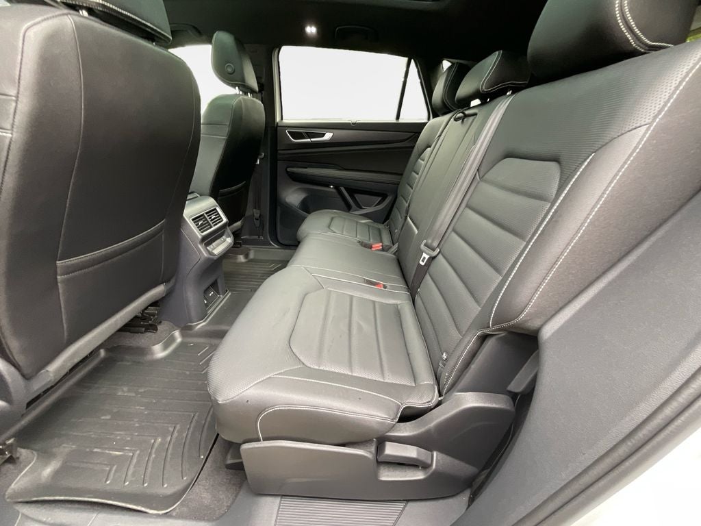 2025 Volkswagen Atlas Cross Sport 2.0T SEL R-Line Black