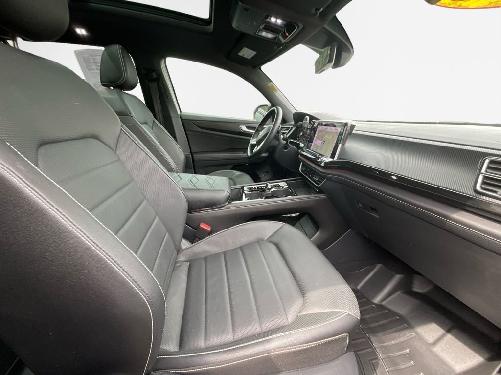 2025 Volkswagen Atlas Cross Sport 2.0T SEL R-Line Black