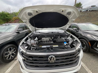 2025 Volkswagen Atlas Cross Sport 2.0T SEL R-Line Black