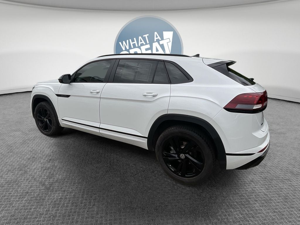 2025 Volkswagen Atlas Cross Sport 2.0T SEL R-Line Black