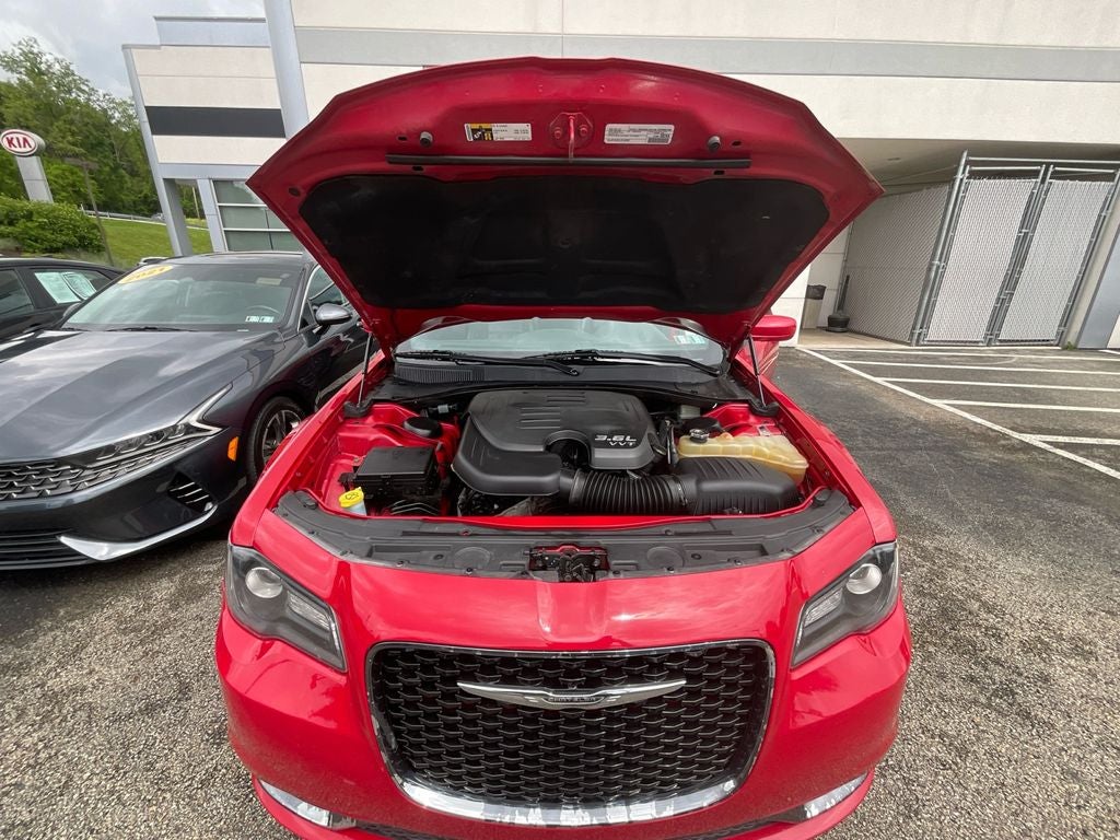2016 Chrysler 300 S