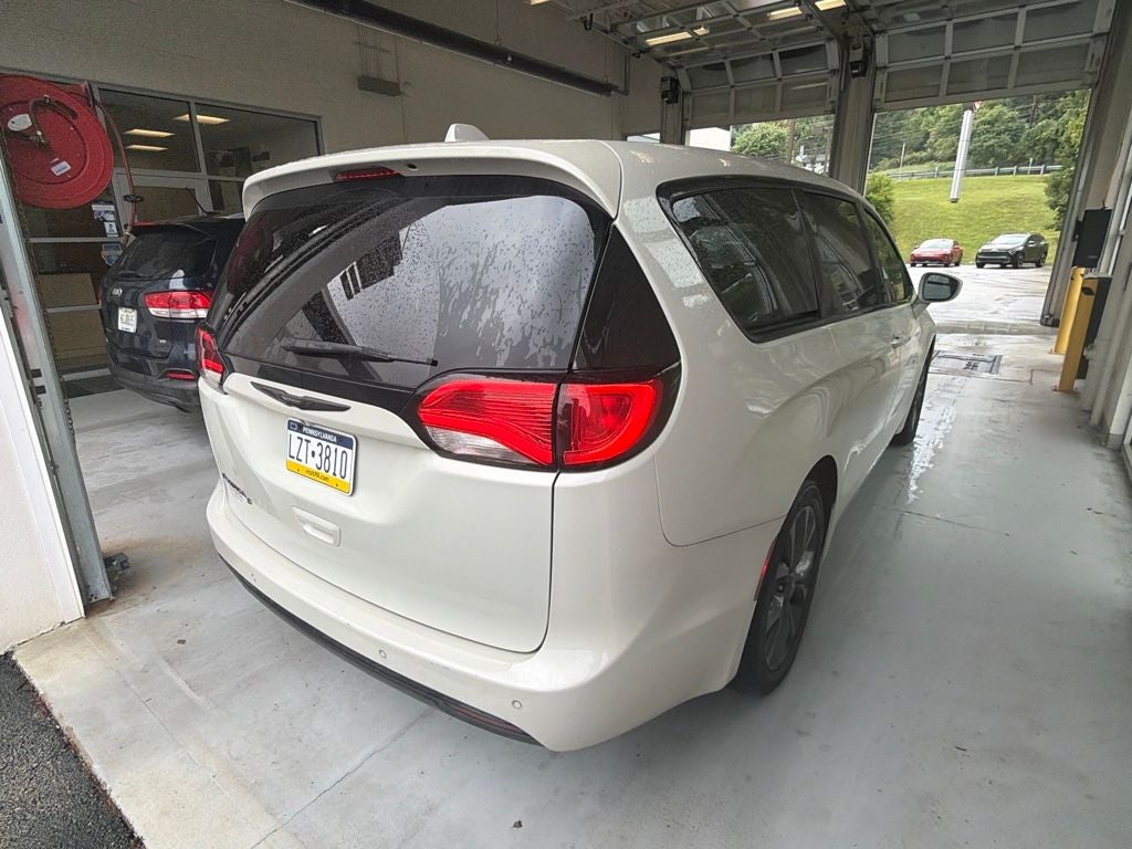 2020 Chrysler Pacifica Touring
