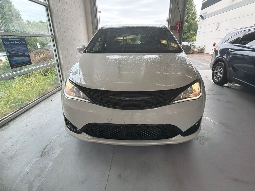 2020 Chrysler Pacifica Touring