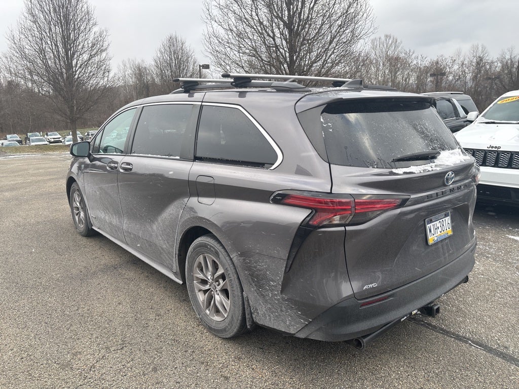 2021 Toyota Sienna LE 8 Passenger