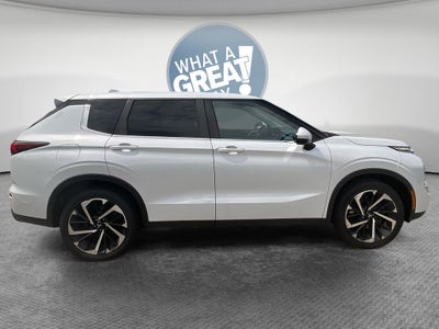 2022 Mitsubishi Outlander ES