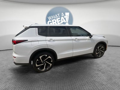 2022 Mitsubishi Outlander ES