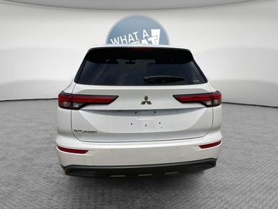 2022 Mitsubishi Outlander ES