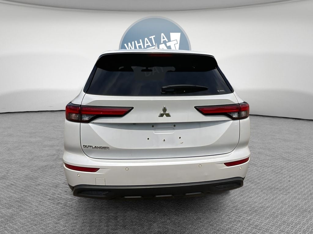 2022 Mitsubishi Outlander ES