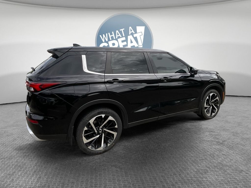 2022 Mitsubishi Outlander SE
