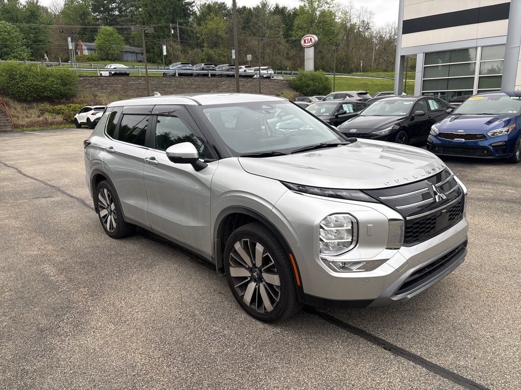 2025 Mitsubishi Outlander SE