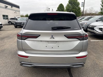 2025 Mitsubishi Outlander SE