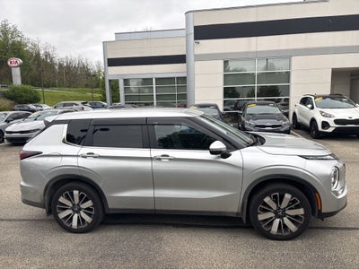 2025 Mitsubishi Outlander SE