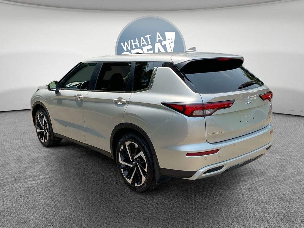 2024 Mitsubishi Outlander SE
