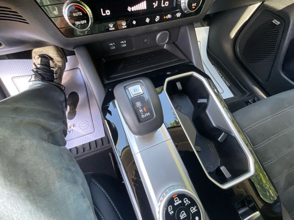 2025 Mitsubishi Outlander SE