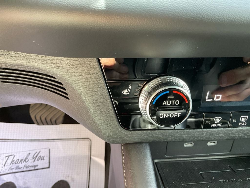 2026 Mitsubishi Outlander LE