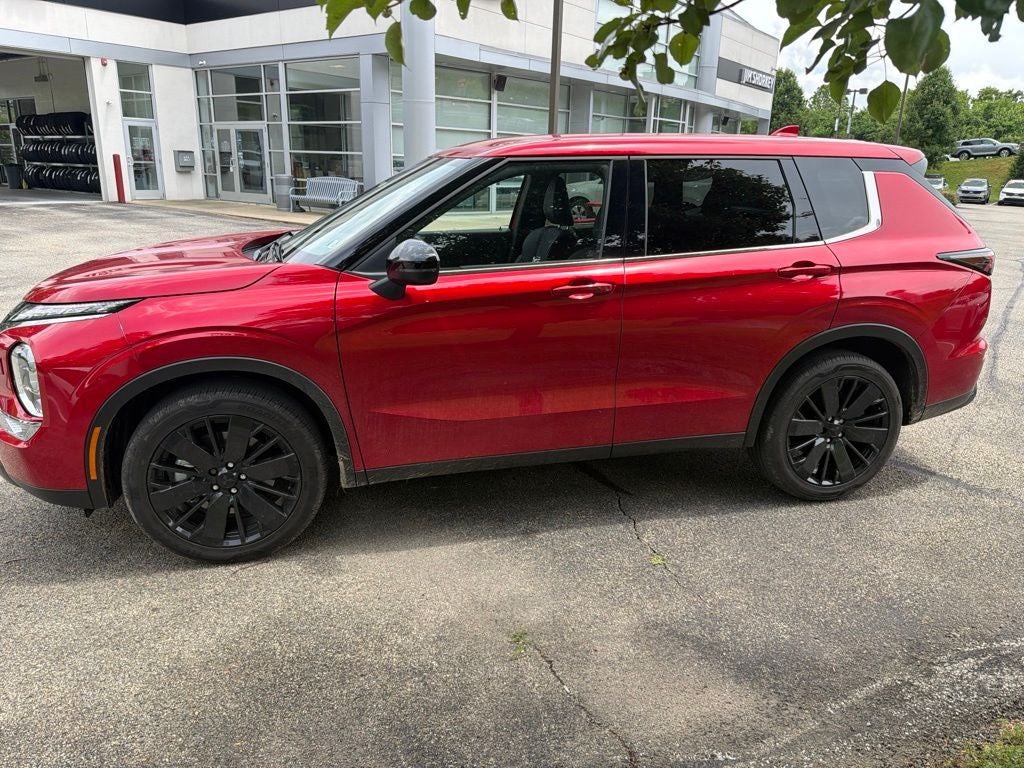2026 Mitsubishi Outlander LE