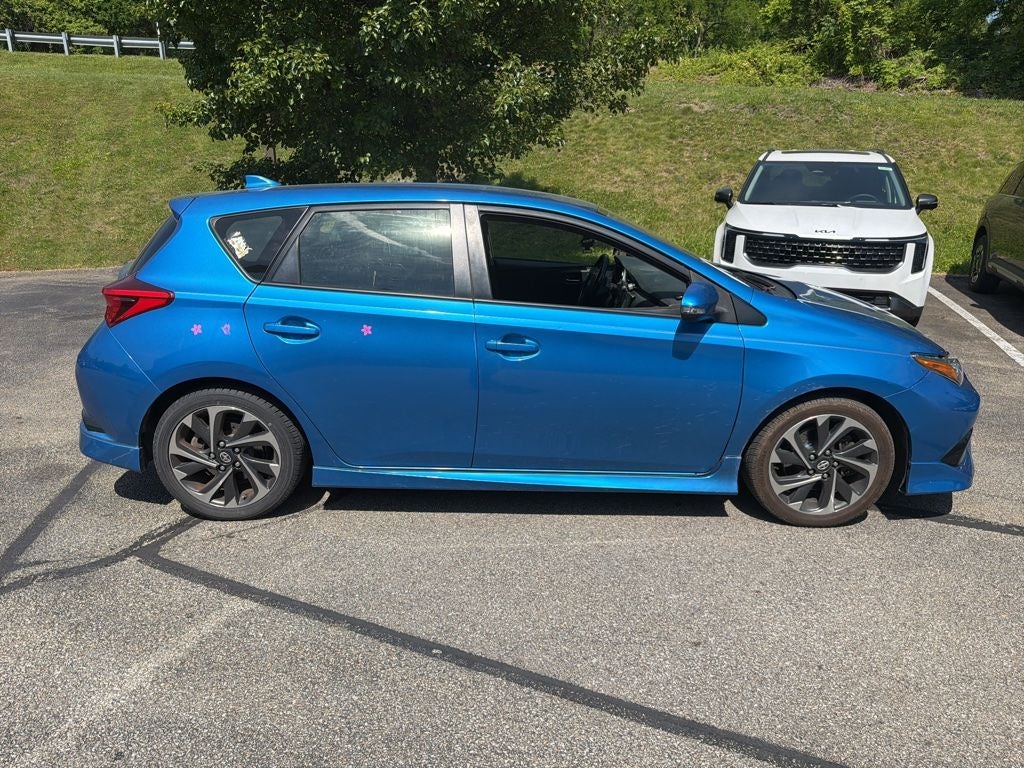 2016 Scion iM Base