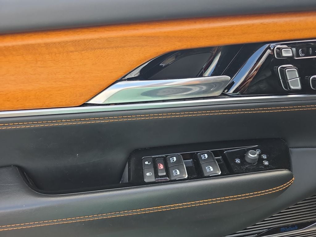 2022 Jeep Grand Wagoneer Series III