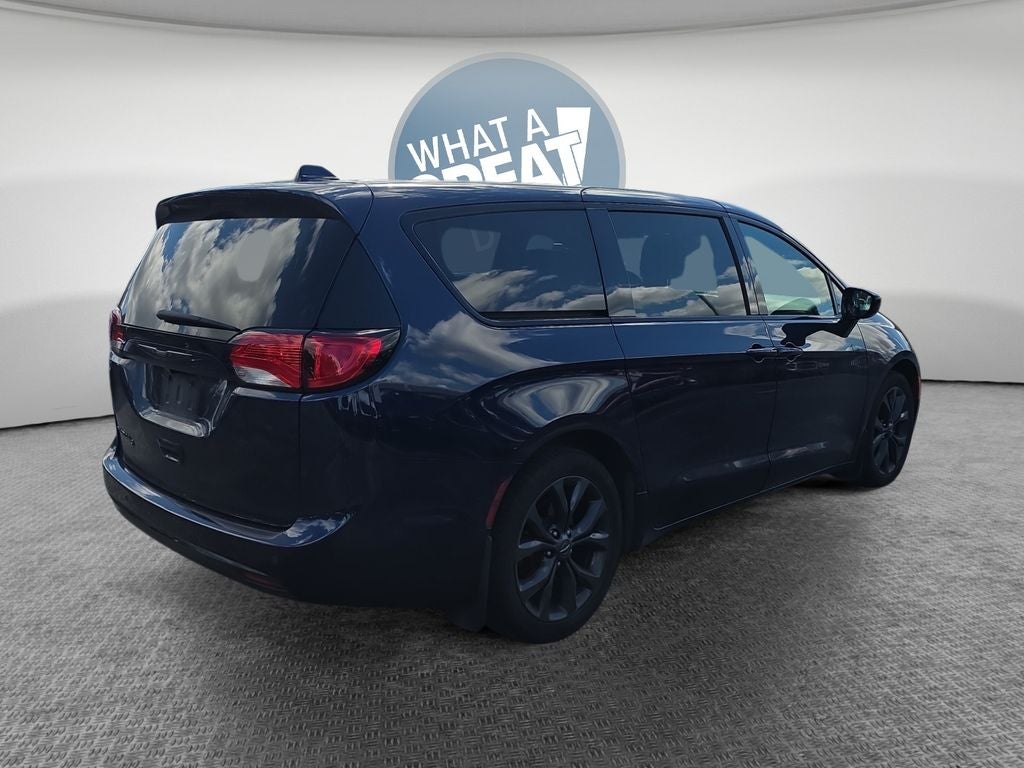 2020 Chrysler Pacifica Touring