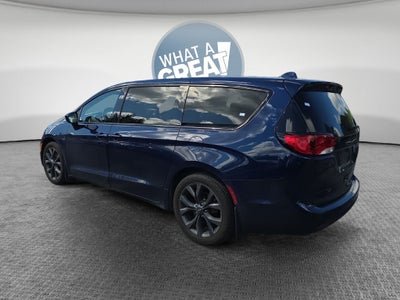 2020 Chrysler Pacifica Touring