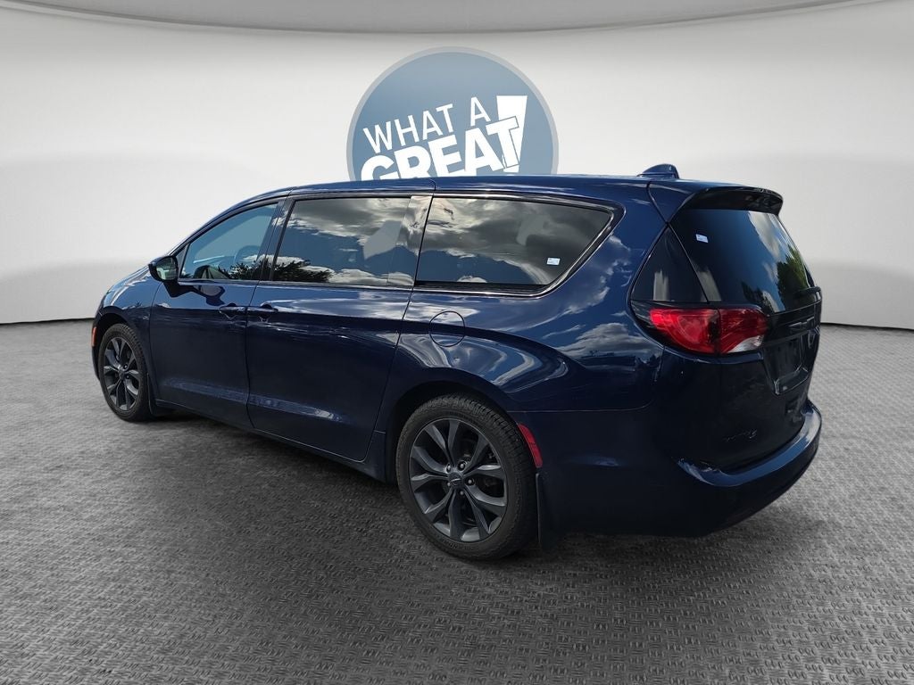 2020 Chrysler Pacifica Touring