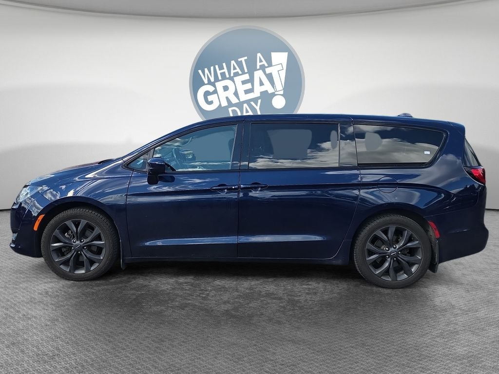 2020 Chrysler Pacifica Touring