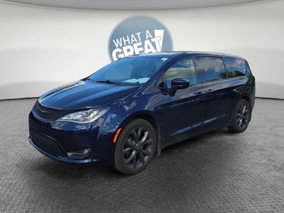 2020 Chrysler Pacifica Touring