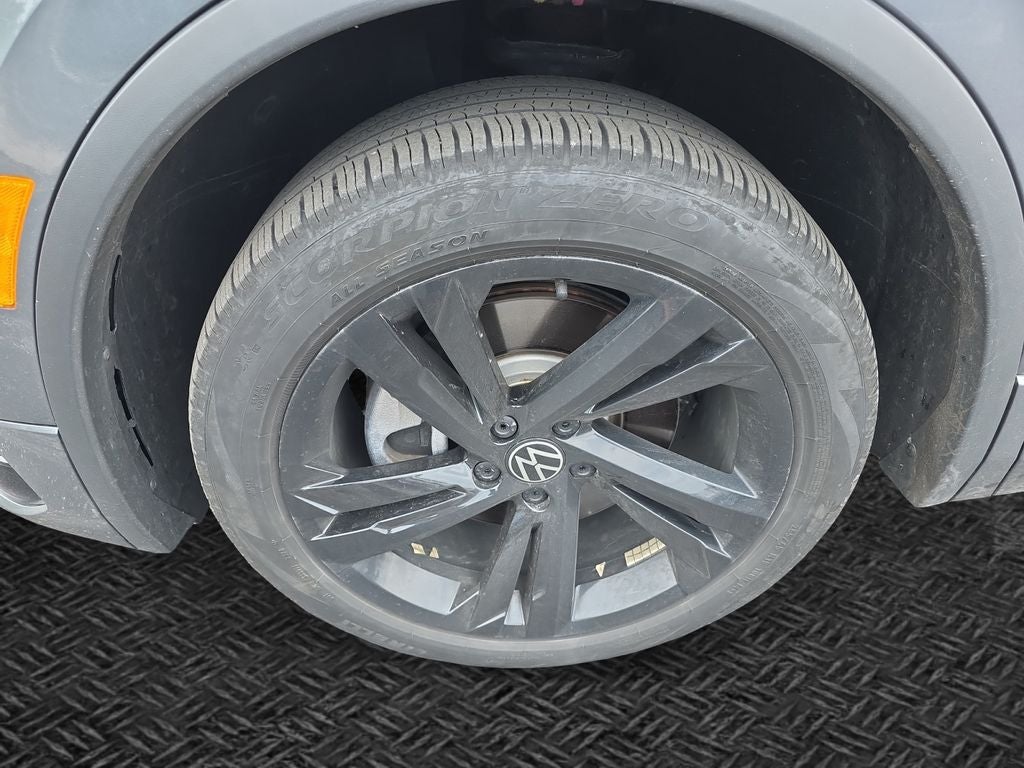 2024 Volkswagen Tiguan 2.0T SE R-Line Black