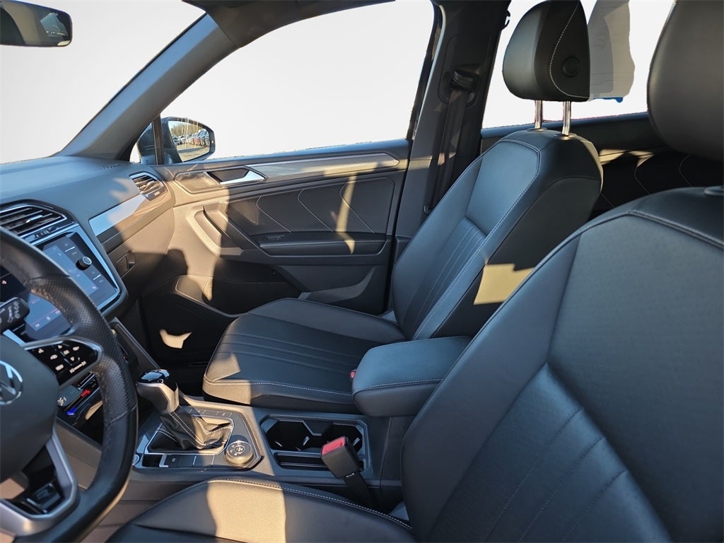 2023 Volkswagen Tiguan 2.0T SE R-Line Black