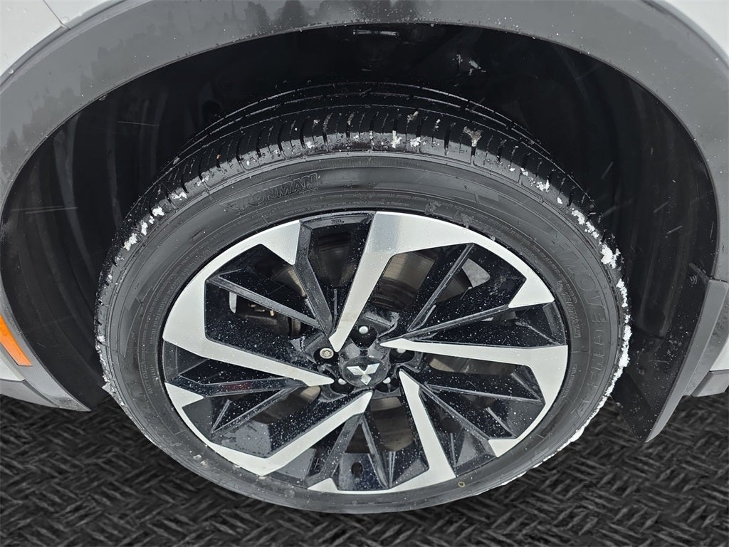 2022 Mitsubishi Outlander ES