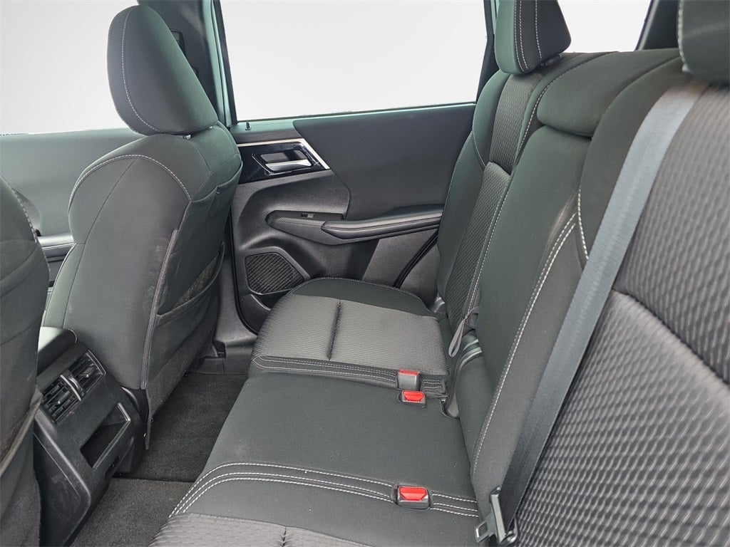 2022 Mitsubishi Outlander ES