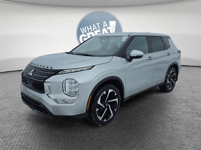 2022 Mitsubishi Outlander ES