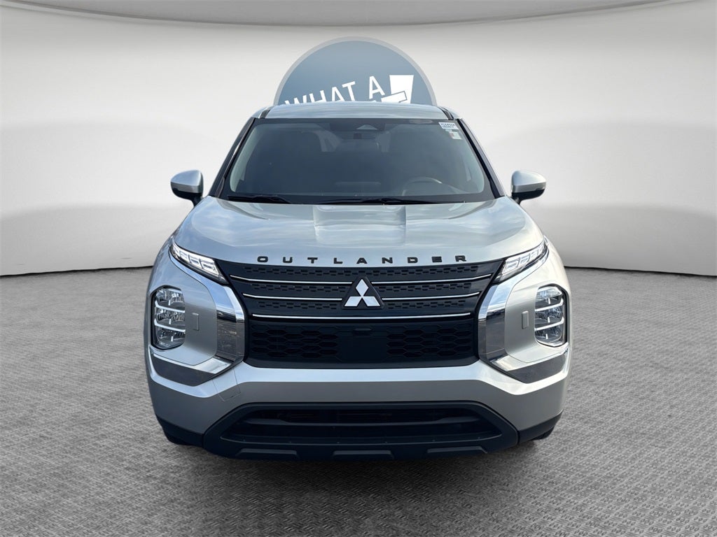 2022 Mitsubishi Outlander ES