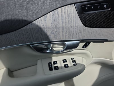 2025 Volvo XC90 B6 Plus 6-Seater