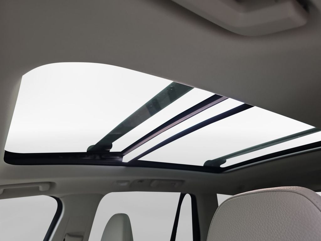 2025 Volvo XC90 B6 Plus 6-Seater