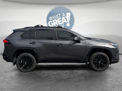 2022 Toyota RAV4 Hybrid SE