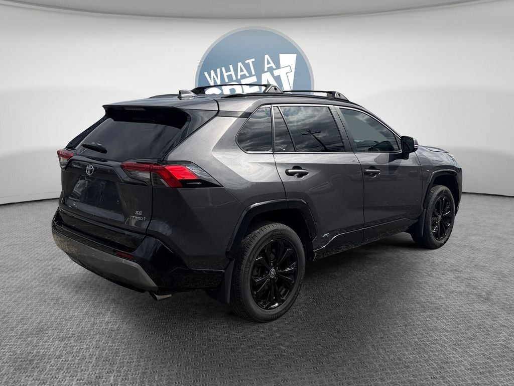 2022 Toyota RAV4 Hybrid SE
