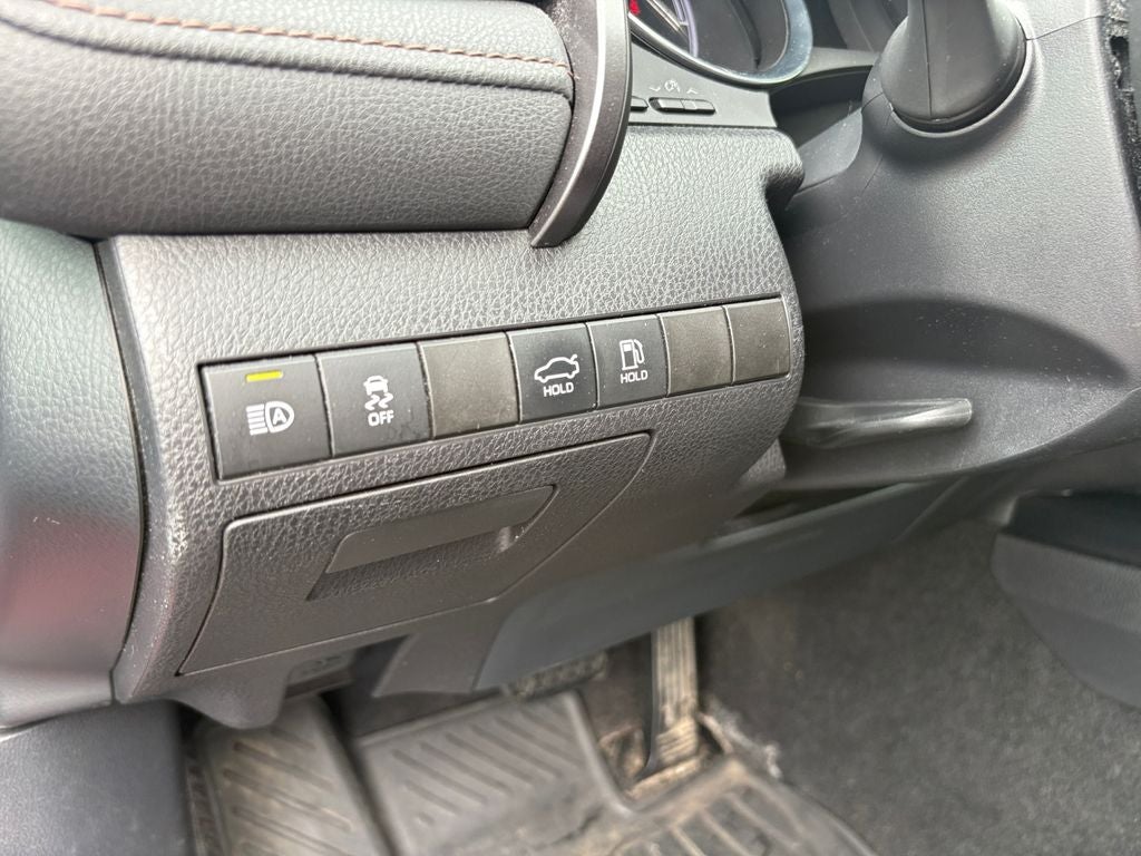 2019 Toyota Camry Hybrid LE