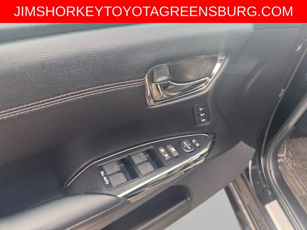 2013 Toyota Avalon XLE