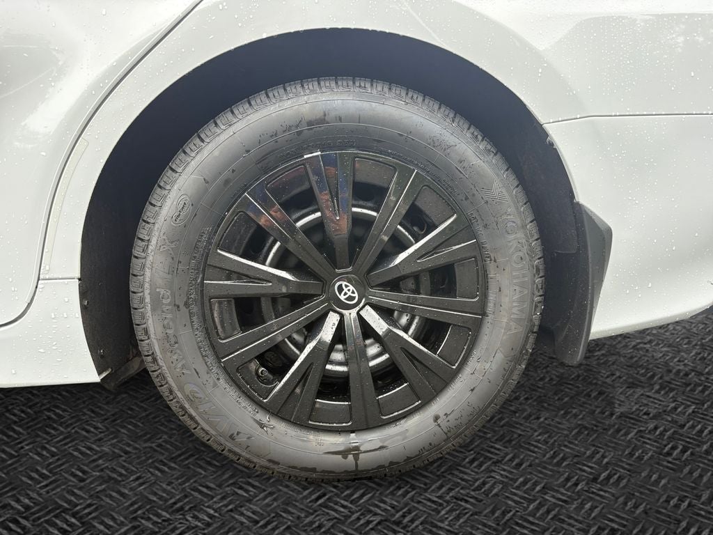 2024 Toyota Camry Hybrid LE