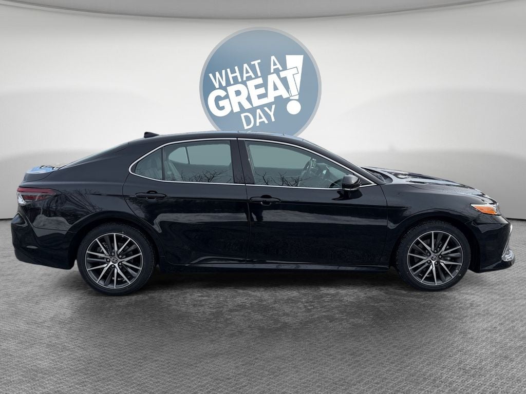 2023 Toyota Camry Hybrid XLE